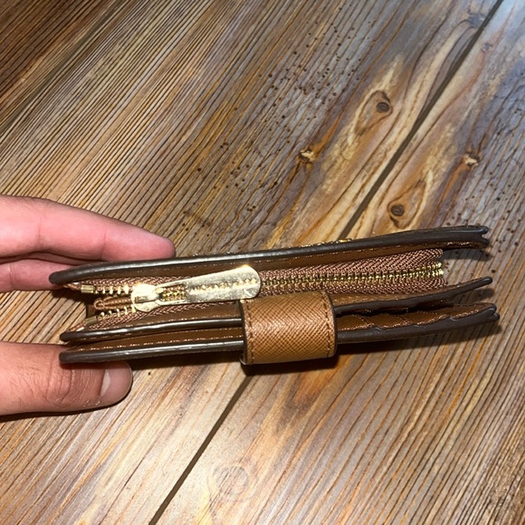 Michael Kors Compact Wallet - Picture 5 of 8